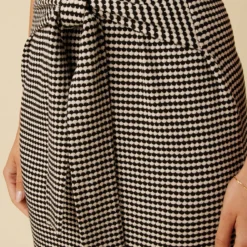 Colombe Scallop Knit Dress - Natural Black -Amour Vert shop 10266 SS Colombe Scallop Natural Black 4