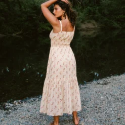 The Zuri Dress | Dancing Chamomile 11 The Zuri Dress | Dancing Chamomile -Amour Vert shop 1 189ed42f ea72 47bd b20e d079f94a9847