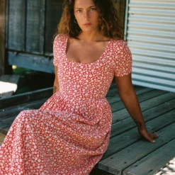 The Scarlet Dress Petites | Crimson Calendula 11 The Scarlet Dress Petites | Crimson Calendula -Amour Vert shop 3 27fad004 07a1 418e 8656 d0e95fdfd1aa