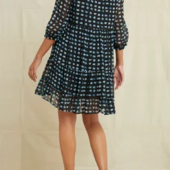 Anouk Nouveau Silk Dress - Squared Up Black 8 Anouk Nouveau Silk Dress - Squared Up Black -Amour Vert shop 7544AnoukSquaredUpBlack 4334 web 5acd249b f4d3 4da4 ad20 d2aaa763200f