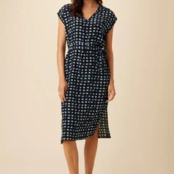 Cindra Washable Silk Midi Dress - Squared Up Black