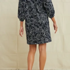 Whit Knit Dress - Larkspur -Amour Vert shop 9972WhitLarkspur 0654 web b43b70ed 5591 4a29 842d 85fb41256c0c