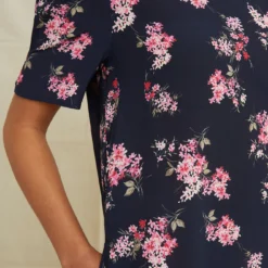 Darla Viscose Dress - Whitby Floral -Amour Vert shop 9979DarlaViscoseWhitby 0755 web 90b69eb1 688d 4356 a59e 27aacdba4f22