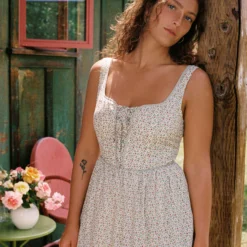 The Adele Dress | Creme Strawberry 16 The Adele Dress | Creme Strawberry -Amour Vert shop Adele2 a4b197d5 b6ef 44b0 8064 9d08e6f5bc64