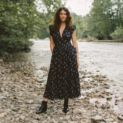 The Aurelia Dress | Noir Dancing Chamomile -Amour Vert shop Aurelia fb feed 929478a1 489a 426f 9799 3add385af3f8