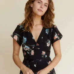 The Autumn Dress | Night Carnation 11 The Autumn Dress | Night Carnation -Amour Vert shop Autumn1 1d7cc862 ed17 4739 99e1 3217a76d6adc