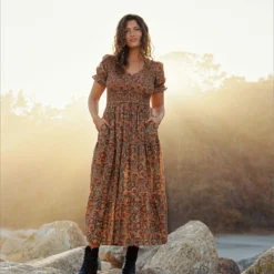 The Brooklyn Dress Petites | Plum Flora -Amour Vert shop Brooklyn6 b89a878d b280 4e41 a5e4 dc1a19f58b99