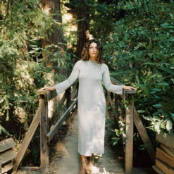 The Charlie Dress | Light Gray -Amour Vert shop Charlie4 260968e6 68ce 4a12 a69a 9cf6ac1fc824