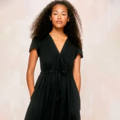 The Dawn Dress Petites | Eclipse -Amour Vert shop Dawn fb feed d13df4bc 6ea4 4e09 9ede c4f9d6a74b7a