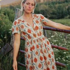 The Dawn Dress Petites | Oak Leaf -Amour Vert shop Dawn1 0630c0fd 70ac 4200 aa88 483772ebdda1