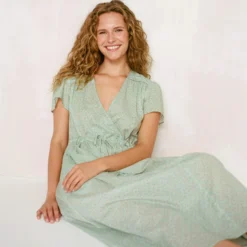 The Dawn Dress Petites | Ditsy Teal 12 The Dawn Dress Petites | Ditsy Teal -Amour Vert shop Dawn1 3ab64974 3746 48d5 a4a5 f1644738de9a