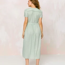 The Dawn Dress Petites | Ditsy Teal 13 The Dawn Dress Petites | Ditsy Teal -Amour Vert shop Dawn2 48864141 f041 4766 906c 2bb3ccbb509f