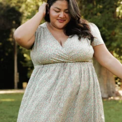 The Dawn Dress Extended | Calico Chamomile -Amour Vert shop Dawn3 e50e26e7 ef20 40aa 8edf 38acfd6ca20c