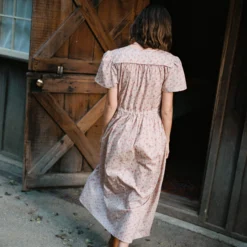 The Dawn Dress | Mauve Cosmos Floral -Amour Vert shop Dawn4 241596ff 8b4a 413c af10 d28a7a449f60