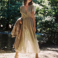 The Dawn Dress Petites | Calico Chamomile -Amour Vert shop Dawn5 4 094ebab2 e487 4927 abb1 40b9fd75fd39