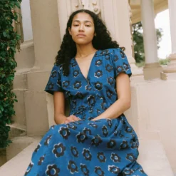 The Dawn Dress Petites | Indigo Daisy -Amour Vert shop Dawn 6066857a cb8f 482f b6c3 c2f6e4289739