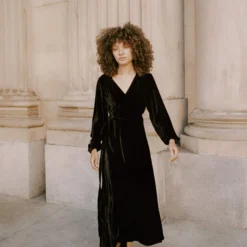 The Elsa Dress | Noir Velvet 14 The Elsa Dress | Noir Velvet -Amour Vert shop Elsa2 b4de91ec 8467 4519 a0cf 84b3c41b3122