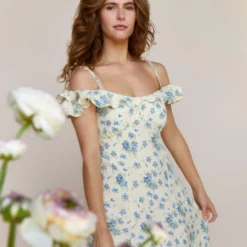 The Helina Dress | Lilies In Bloom Silk -Amour Vert shop Helina4 ad2e884e b39a 40ec b86f d01918233a01