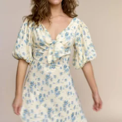 The Honey Dress | Lilies In Bloom Silk 12 The Honey Dress | Lilies In Bloom Silk -Amour Vert shop Honey4