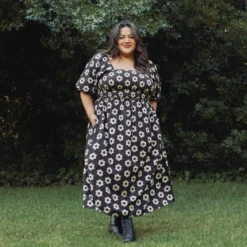 The Katrina Dress Extended | Noir Daisy -Amour Vert shop Katrina fb feed de2d2fe0 6f31 48fe b958 138e7504db11