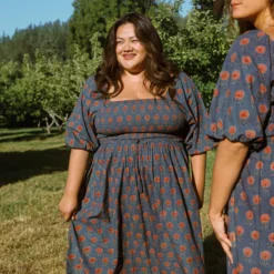 The Katrina Dress Extended | Indigo Sunflower -Amour Vert shop Katrina1 aebcd2a9 f7e2 4139 9f5d 762d0cb69cf6