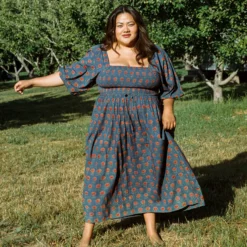 The Katrina Dress Extended | Indigo Sunflower -Amour Vert shop Katrina2 8604e049 e2df 4907 8400 801094c27f22