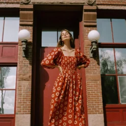 The Katrina Dress | Crimson Daisy -Amour Vert shop Katrina3 1 36350832 d86d 40fb 8b0b 39c1ede85ff0