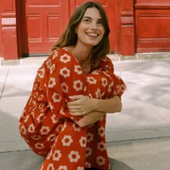 The Katrina Dress | Crimson Daisy -Amour Vert shop Katrina4 1 c12c2e3f 7830 404d be32 1dc9434a611a