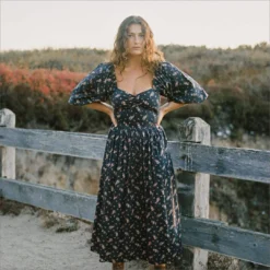 The Peyton Dress | Mums Ditsy Black -Amour Vert shop Peyton fb feed 9d4b93ee 1b95 43c7 8dc7 639c98e51c05