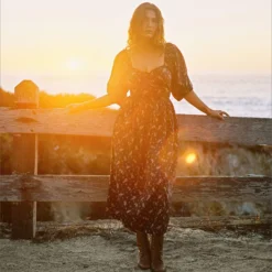 The Peyton Dress | Mums Ditsy Black -Amour Vert shop Peyton2 1c3c0dc9 d5c5 437f 946a 6657afec1d4f