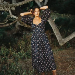 The Peyton Dress | Mums Ditsy Black -Amour Vert shop Peyton4 b017bd2e 3404 4f5d a27d 778a8dd66ebb