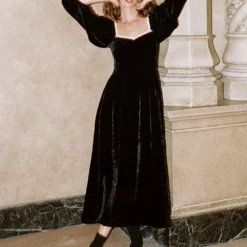 The Peyton Dress | Noir Velvet